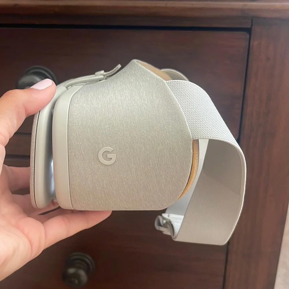 Google virtual reality headset